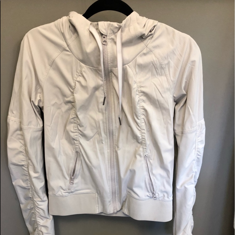 Lululemon beige jacket size 6
